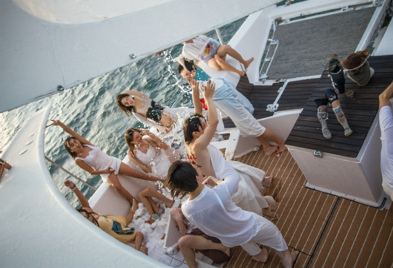 나트랑에서 즐기는 럭셔리! 요트 선셋 BBQ 호핑투어, 잊지 못할 추억 만들기✨