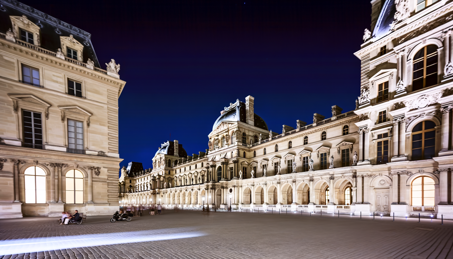 파리 첫 여행, 가이드 투어로 낭만과 깊이를 더하다